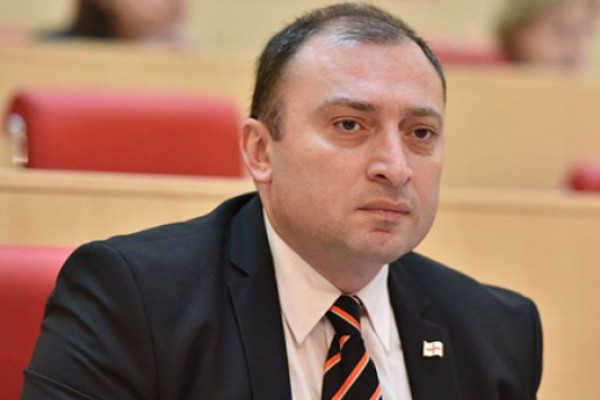 დეპუტატის თქმით, მიხეილ სააკაშვილმა მეგის ქარდავა უყოყმანოდ გაწირა