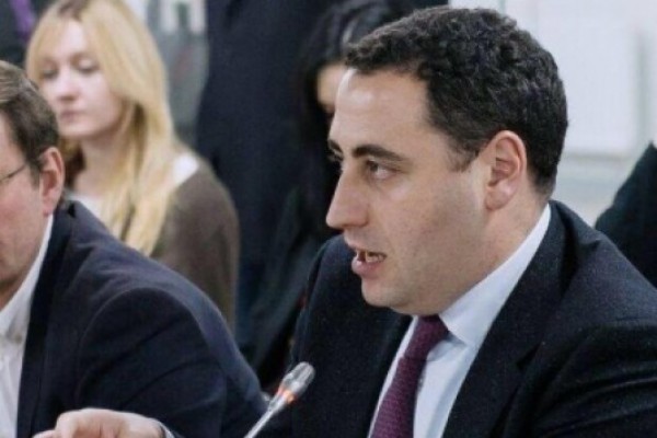 გიორგი ვაშაძე დაინტერესებულ ადამიანებს სამუშაო შეხვედრას სთავაზობს