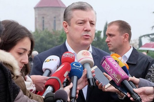 ჯანსუღ ჩარკვიანი მიეკუთვნება იმ პოეტთა პლეადას, რომელმაც მთელი ეპოქა შექმნა ჩვენს მწერლობაში, ქართულ პოეზიაში
