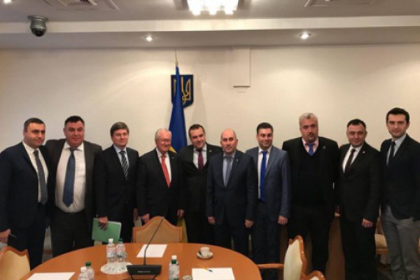 საქართველოს პარლამენტის უკრაინასთან მეგობრობის ჯგუფის ვიზიტი დონეცკის ოლქის ანტიტერორისტული ოპერაციის ზონაში