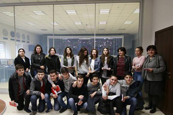 სკოლა „პოლიგლოტის“ მოსწავლეების ვიზიტი „საქართველოს სახელმწიფო ელექტროსისტემა“-ში