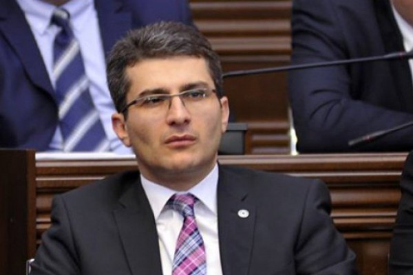მამუკა მდინარაძის განცხადებით, არჩევნების მეორე ტური ექვსივე ოლქში მშვიდ ვითარებაში მიმდინარეობს