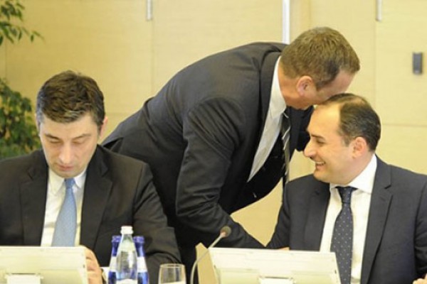 მინისტრები ახალ თანამდებობებზე მუშაობას დღეიდან შეუდგებიან