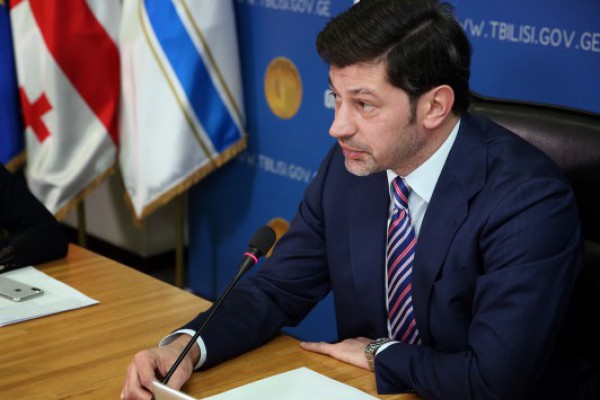 თბილისის მერის გადაწყვეტილებით, კეთილმოწყობისა და არქიტექტურის სამსახურის ორი თანამშრომელი სამსახურიდან გათავისუფლებულია