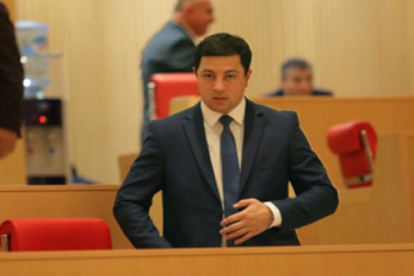 იმედი მაქვს, მოვამზადებთ რეზოლუციის პროექტს, რომელიც გამოხატავს ერთიან ძლიერ პასუხს არჩილ ტატუნაშვილის სიცოცხლის ხელყოფასთან დაკავშირებით
