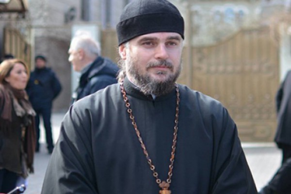 დღეს ეკლესიაზე მიდის ისეთი შემოტევა, როგორიც კომუნისტების დროს იყო - პატრიარქი ხედავს, რომ ერი, რომელიც წაიყვანა ღვთისკენ, მიდის ღვთისგან