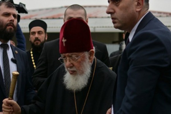 პატრიარქი არჩილ ტატუნაშვილის ოჯახში მივიდა