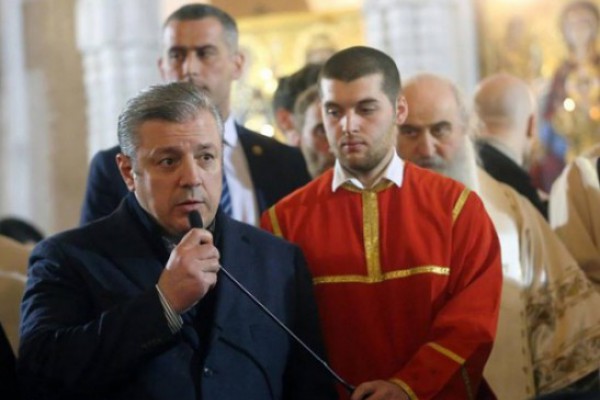 პატრიარქის თხოვნით, პრემიერმა სამების ტაძარში მრევლს მიმართა