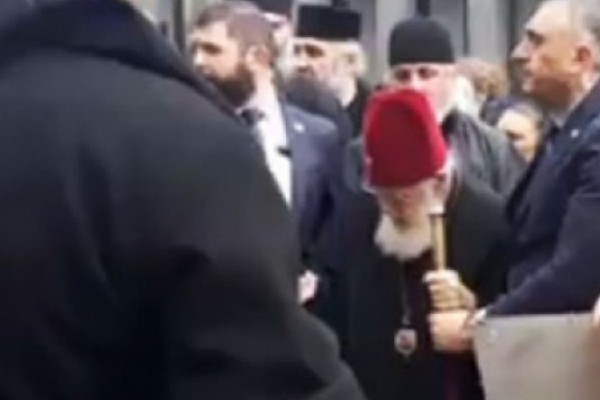 პატრიარქმა 9 აპრილის მემორიალთან პარაკლისი გადაიხადა