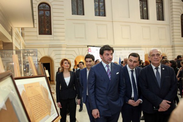 კახა კალაძე თბილისის საკრებულოში დედაენის დღისადმი მიძღვნილ ღონისძიებას დაესწრო