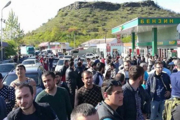 მედიის ცნობით, სომხეთ-საქართველოს საზღვართან მისასვლელი გზა გადაკეტილია