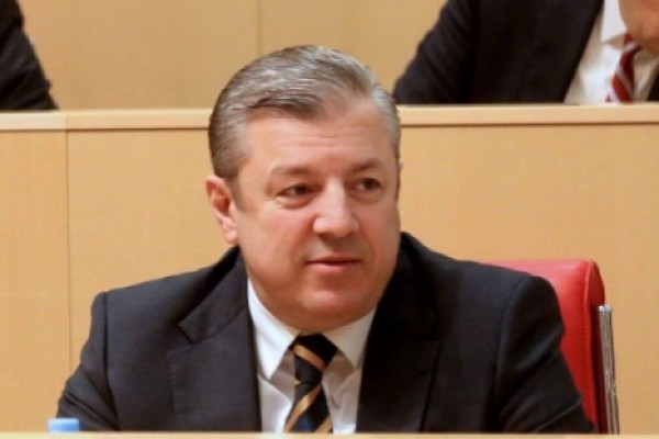 პრეზიდენტის პარლამენტში გამოსვლას პრემიერ-მინისტრი და მთავრობის წევრები დაესწრებიან