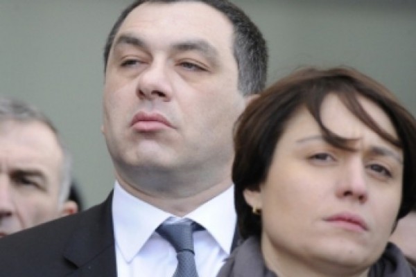 საზოგადოების უდიდესი ნაწილი ვითარებას ძალიან საღად აფასებს და ხვდება, რომ ბიძინა ივანიშვილმა და მისმა გუნდმა ქვეყანა ჩიხში შეიყვანა
