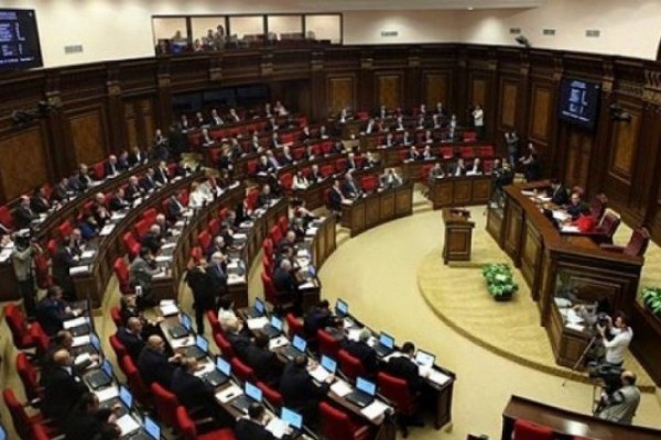სომხეთის პარლამენტი პრემიერ-მინისტრის არჩევის საკითხზე იმსჯელებს
