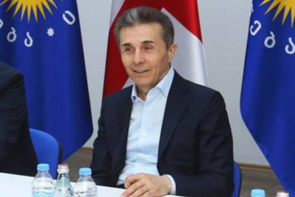 „ქართული ოცნების“ პოლიტსაბჭოს სხდომას ბიძინა ივანიშვილი ესწრება