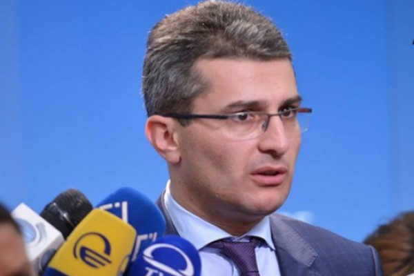 ბუნებრივია, რომ პოლიტსაბჭოს კანდიდატების შერჩევის დროს ბიძინა ივანიშვილთან კონსულტაციები იყო