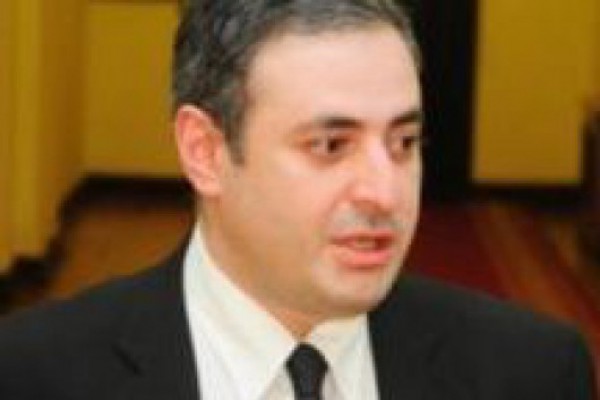 ქონების ერთ ლარად იმ ადამიანისთვის გადაცემაა გასაპროტესტებელი, რომელიც ისედაც ფლობს აღმასრულებელ, საკანონმდებლო და სასამართლო ხელისუფლებას
