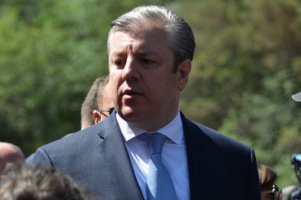 დღევანდელი დღე განსაკუთრებით მინდა მივულოცო ვეტერანებს, ჩვენი ვალია, რომ მათი გმირობა დავაფასოთ