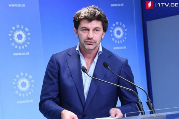 ერთსა და იმავე საკითხზე ყველას ერთნაირი მოსაზრება ვერ ექნება, თუმცა ყველაფერი უნდა განიხილებოდეს და რჩებოდეს გუნდში