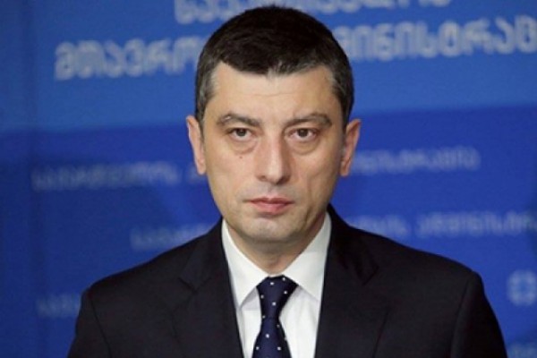 შს მინისტრი „თეთრი ხმაურის“ აქციის ორგანიზატორებს ხვდება