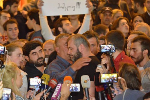 ლევან დადუნაშვილის მამა: მოგიწოდებთ, ვინც თქვენს შვილებს ხელს აფარებთ, ჩვენება მისცეთ