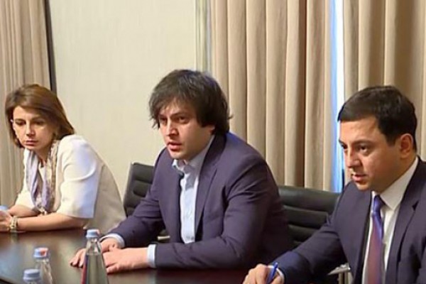 დროებითი საგამოძიებო კომისიის ფორმირების საკითხზე საპარლამენტო უმრავლესობასა და უმცირესობას შორის კონსულტაციები მიმდინარეობს