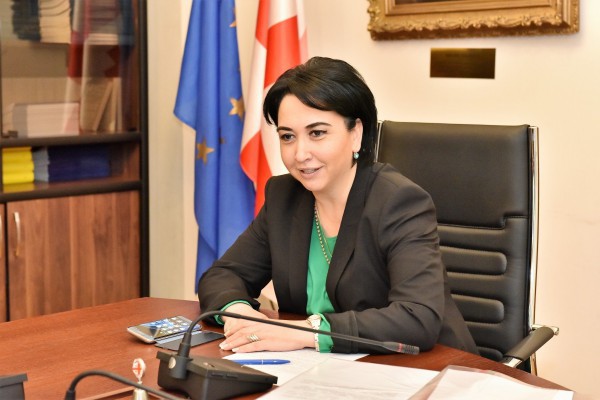 როცა კახიძე და სამადაშვილი კითხვას დასვამენ, რატომ არის ასეთი არაძალადობრივი გარემო, დარბევის კადრები გავუშვათ და აღარ დასჭირდებათ პასუხების გაცემა
