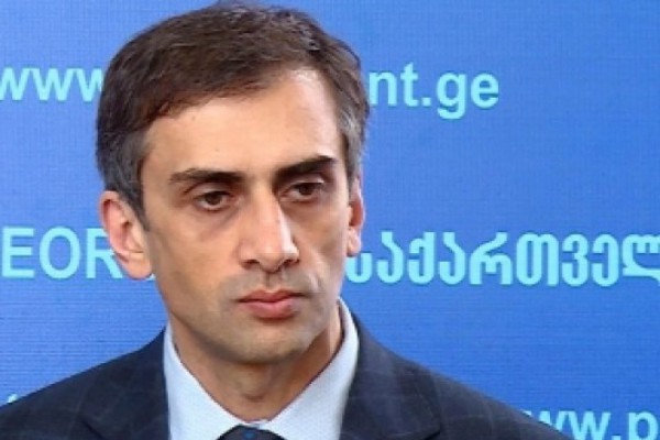 ხვალ კონსულტაციები წარიმართება და ხვალვე იქნება ცნობილი პირველი შეფასებები და ვარაუდები, თუ ვინ იქნება მომავალი პრემიერ-მინისტრი