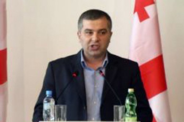 მცირე მთავრობის ინიციატივა არის სწორი, მაგრამ ეს ეწინააღმდეგება ყველაფერ იმას, რასაც დღემდე აკეთებდა 