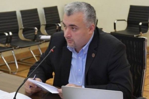 არც ერთი სერიოზული თემა, რომელიც დღეს მართლა აწუხებს ხალხს, არ იყო დეტალურად განხილული