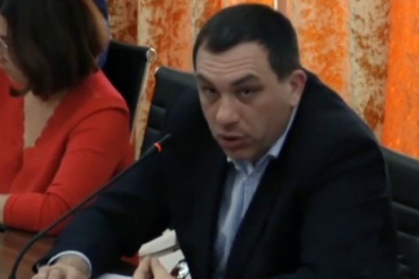 ეკა ბესელიას მაშინაც კი, როდესაც უმცირესობაშია, სურს უმრავლესობის კანდიდატების დაბლოკვის საშუალება ჰქონდეს