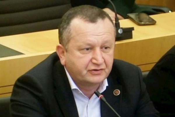 დავით ჭიჭინაძე:  დიახ, თეა წულუკიანმა თანამდებობა უნდა დატოვოს