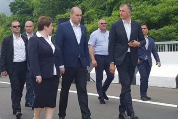 მამუკა ბახტაძის განცხადებით, მთავრობაში სტრუქტურულ ცვლილებებს მთავრობის ხვალინდელ სხდომაზე წარადგენს