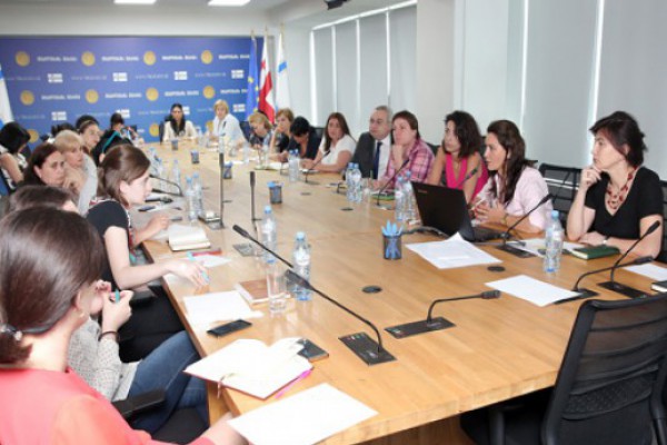 თბილისის მერიაში გენდერული სტრატეგიის სამოქმედო გეგმის პრეზენტაცია და სამუშაო შეხვედრა გაიმართა