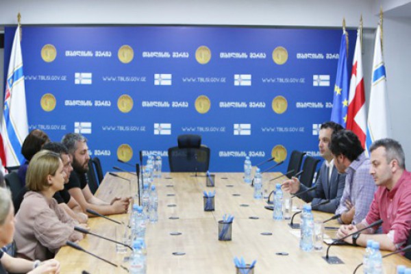 კახა კალაძე კომპანია „სვეტის“ დაზარალებულებს შეხვდა