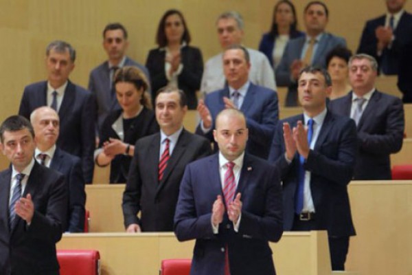 მკითხველთა აზრით, მინისტრთა კაბინეტიდან სიმპათიას კახიშვილი, სერგეენკო და გახარია, ხოლო ანტიპათიას წულუკიანი იმსახურებს