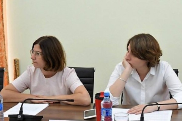 როდესაც შსს-ს წარმომადგენლებს კითხვებზე პასუხები არ აქვთ, „ქართული ოცნების“ ზოგი წევრი საგამოძიებო კომისიის მუშაობის ჩაშლას იწყებს