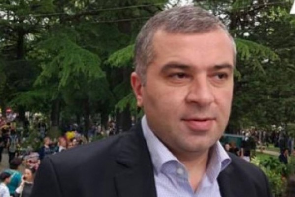 არანაირი საფუძველი არ გვაქვს ვივარაუდოთ, რომ მთავრობაში რამდენიმე სახელისა და გვარის გადანაცვლება რადიკალურად განსხვავებულ შედეგს მოიტანს
