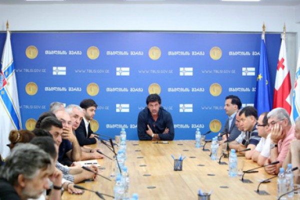 კახა კალაძემ სამშენებლო სფეროს წარმომადგენლებს თბილისის მიწათსარგებლობის გენერალური გეგმა გააცნო