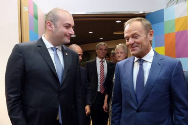 ბატონო პრემიერო, დიდი წარმატება მინდა გისურვოთ დაკავებულ თანამდებობაზე და გულმხურვალედ ველი თქვენთან თანამშრომლობას