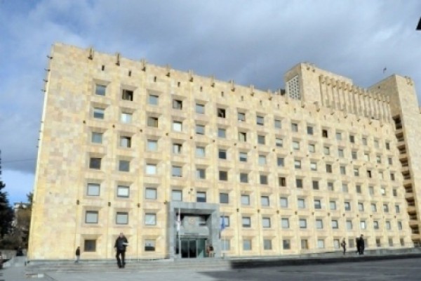 არსებული ინფორმაციით, ორის გარდა ყველა გუბერნატორი თანამდებობას ტოვებს
