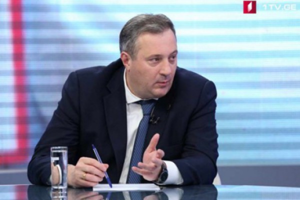 აკაკი ზოიძე მიიჩნევს, რომ ასაკისა და პროფესიების მიხედვით მარიხუანაზე შეზღუდვები უნდა დაწესდეს