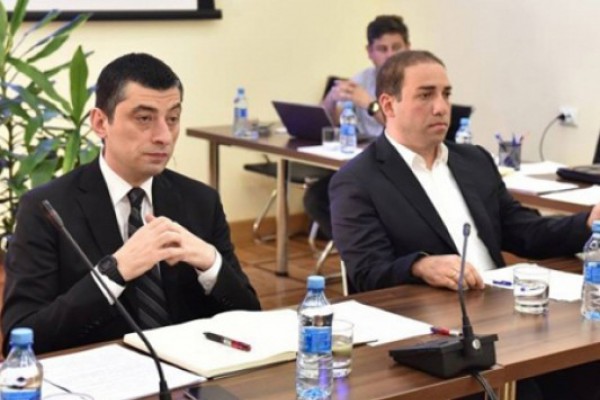 გიორგი გახარიას განმარტებით, გამოძიებამ მიხეილ კალანდიას ტანსაცმელი არ კი არა, ვერ ამოიღო