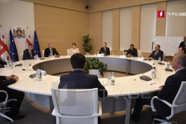 მამუკა ბახტაძემ შვიდ რეგიონში ახალი გუბერნატორები წარადგინა