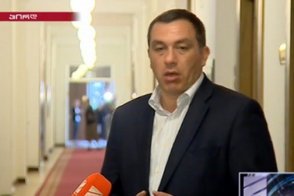 „ჩვენ არ გვყავს მთავრობა, რომელიც ჩვენს მიმართ მეგობრულად განწყობილ ქვეყნებთან იმუშავებს