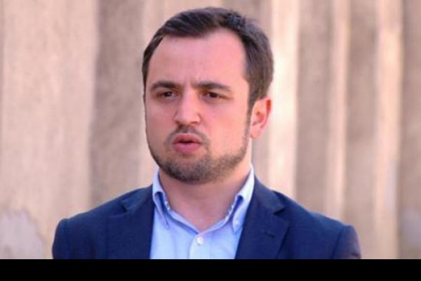 „სკოლებში არიან ჩვეულებრივი ბულერები, რომლებიც მუდმივად ჩაგრავენ მოსწავლეებს“