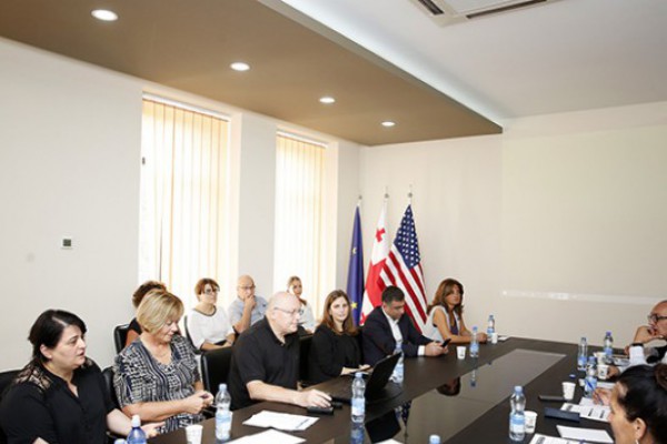სლოვენიელი სპეციალისტები სკრინინგ ცენტრის ექიმებისთვის ძუძუს კიბოს სკრინინგის კურსს ატარებენ