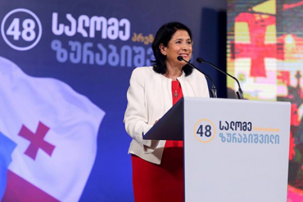 „მე კიდევაც დავბრუნდი და ხვალ კიდევაც პრეზიდენტი ვიქნები ... მოვდივარ ქაჯების დასათხოვნად“