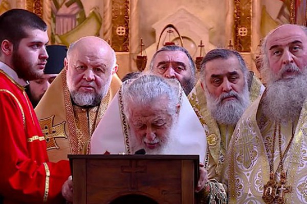 „არ უნდა ვიფიქროთ, რომ ჩვენ შეგვტკივა გული ჩვენ ახალგაზრდობაზე და სხვას - არა, არანაკლებად შესტკივა გული სამშობლოსათვის ჩვენს ხელისუფლებას“