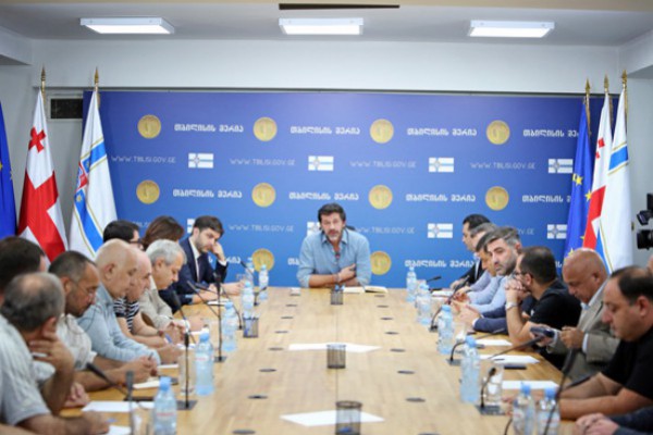 თბილისის მერი სამშენებლო სფეროს წარმომადგენლებს შეხვდა